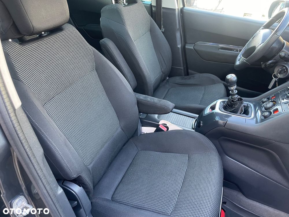 Peugeot 5008 2.0 HDi Business Line 7os - 27