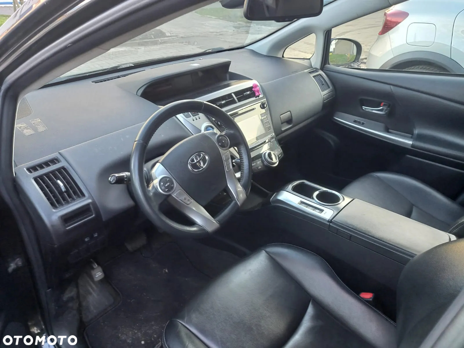 Toyota Prius+ (Hybrid) Executive - 6