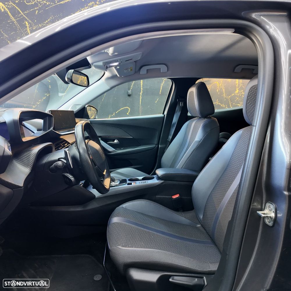 Peugeot 2008 PureTech 130 EAT8 Allure - 7