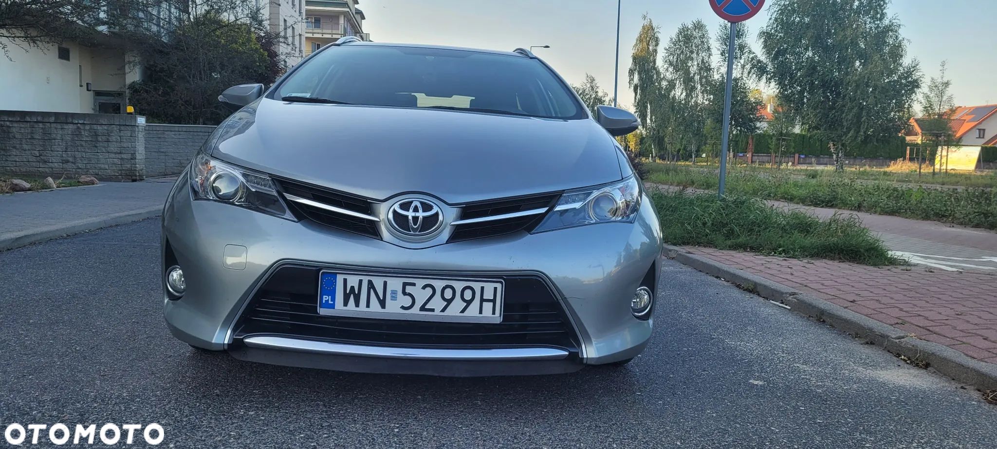 Toyota Auris 1.6 Comfort - 1