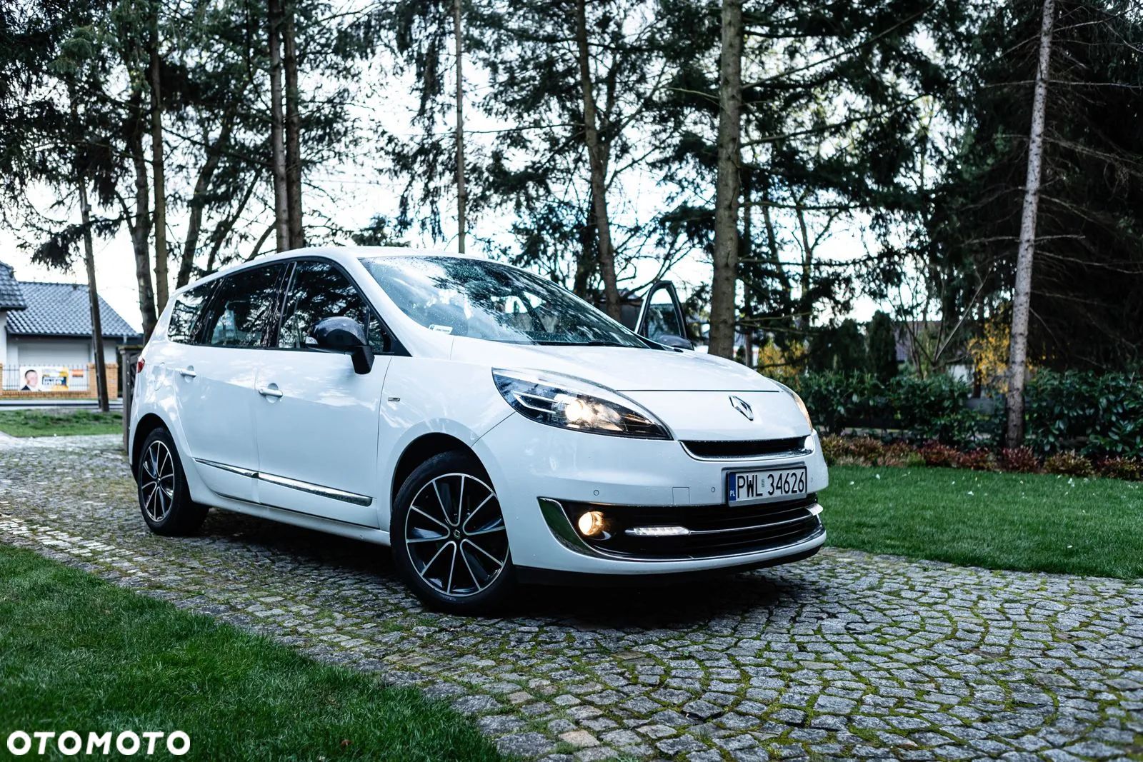 Renault Scenic 1.5dCi TomTom Edition - 1