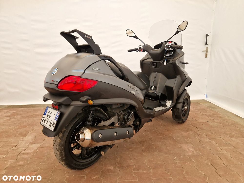 Piaggio MP-3 - 10