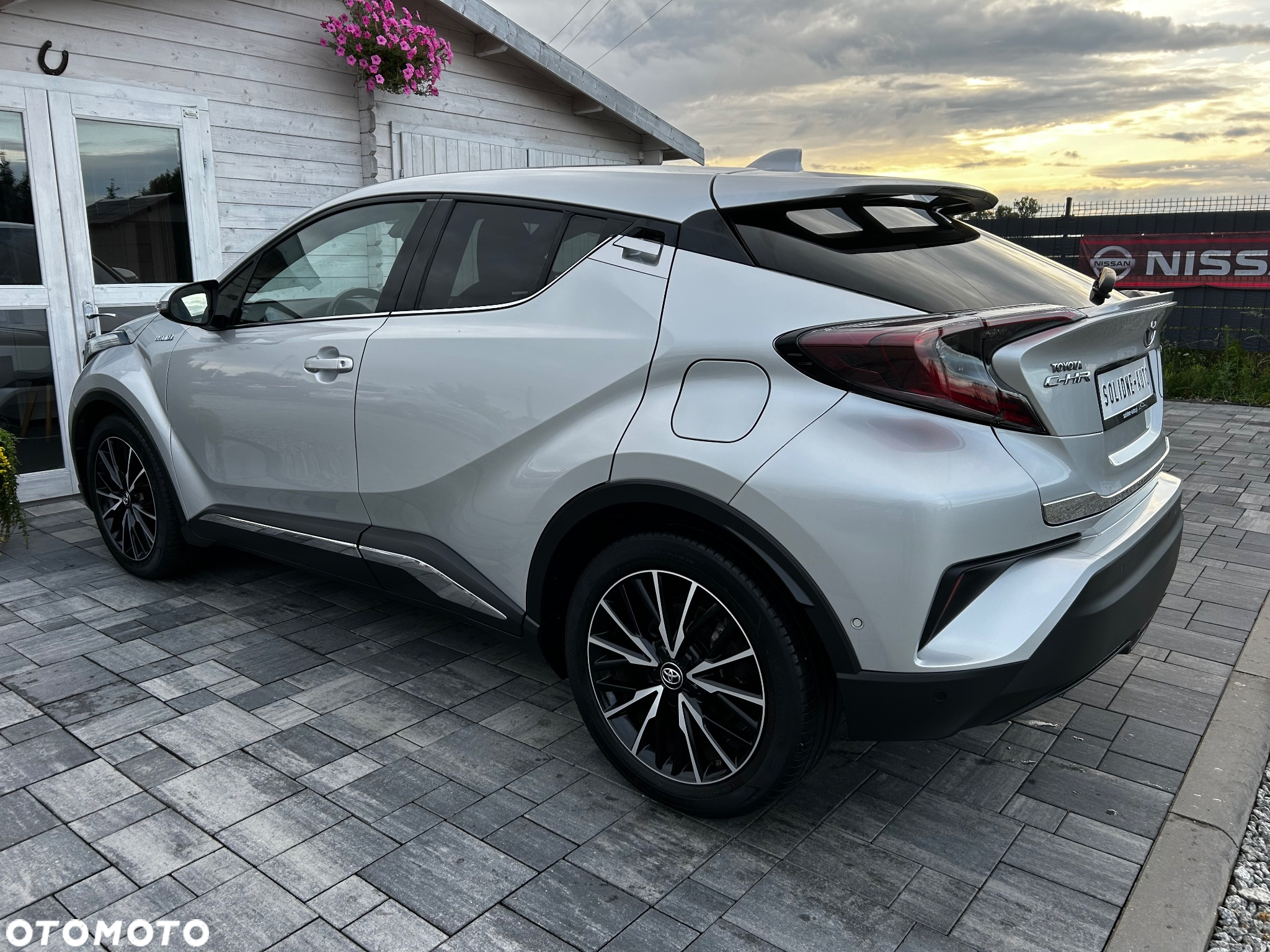 Toyota C-HR Hybrid Lounge - 6