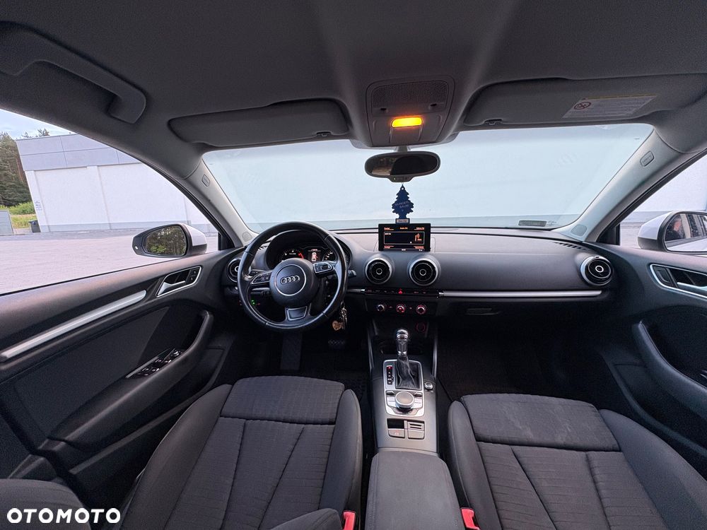 Audi A3 Sportback 2.0 TDI Ambiente S tronic - 4