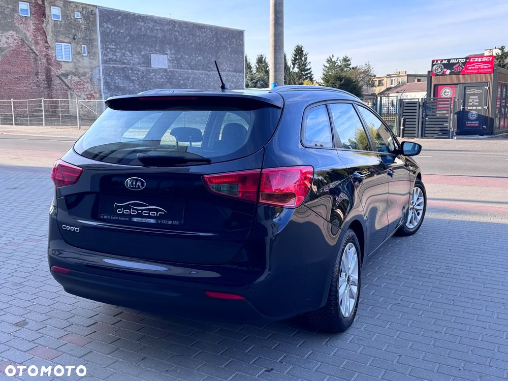 Kia Ceed 1.6 GDI ISG Dream-Team Edition - 12