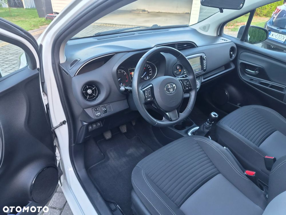 Toyota Yaris 1.5 Premium - 10