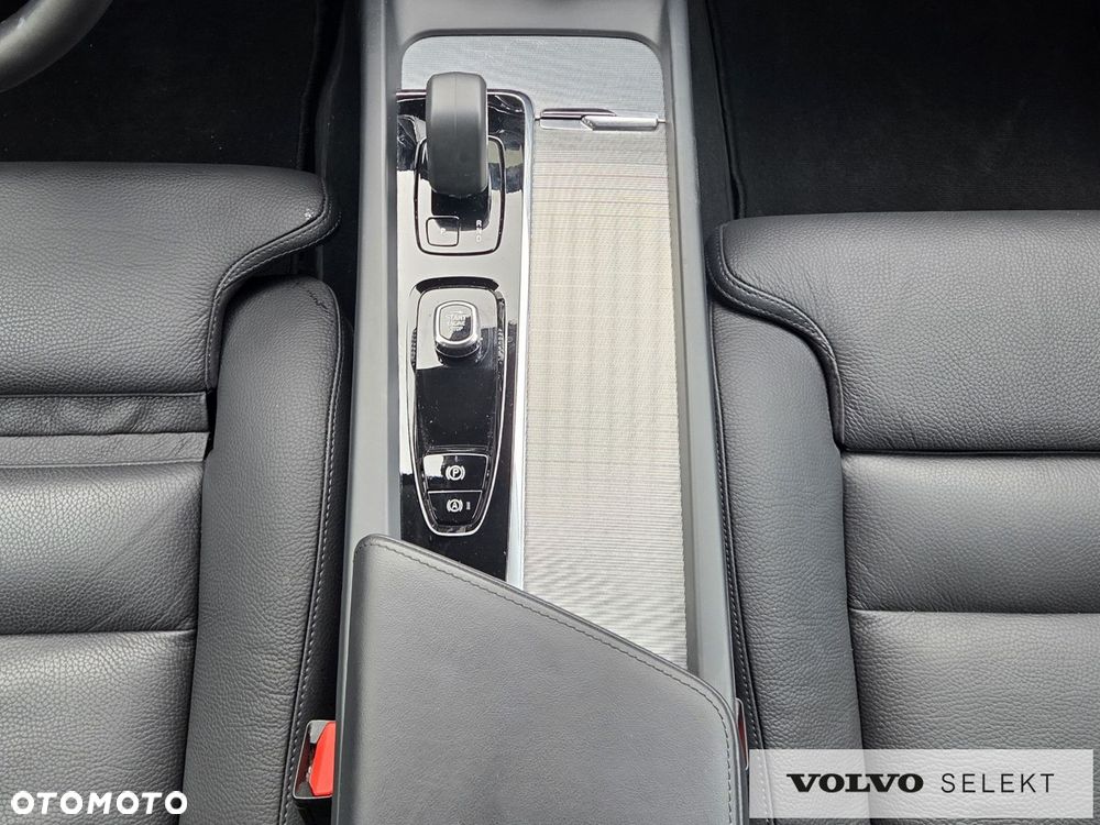 Volvo XC 60 B5 B AWD Plus Dark - 28