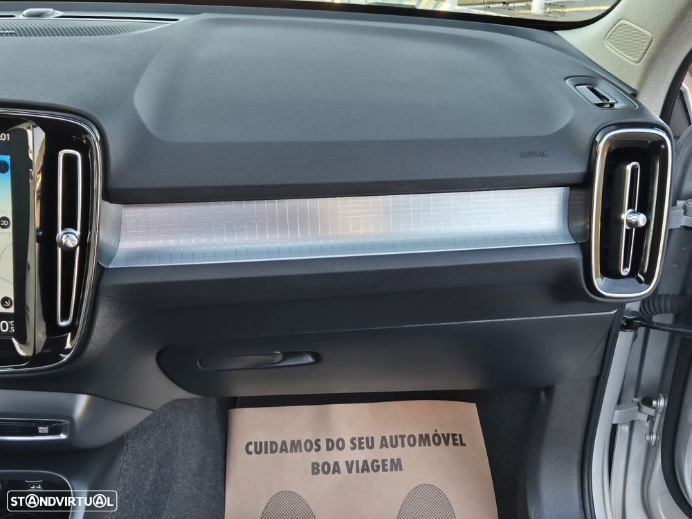 Volvo XC 40 2.0 D4 Momentum Plus AWD - 45