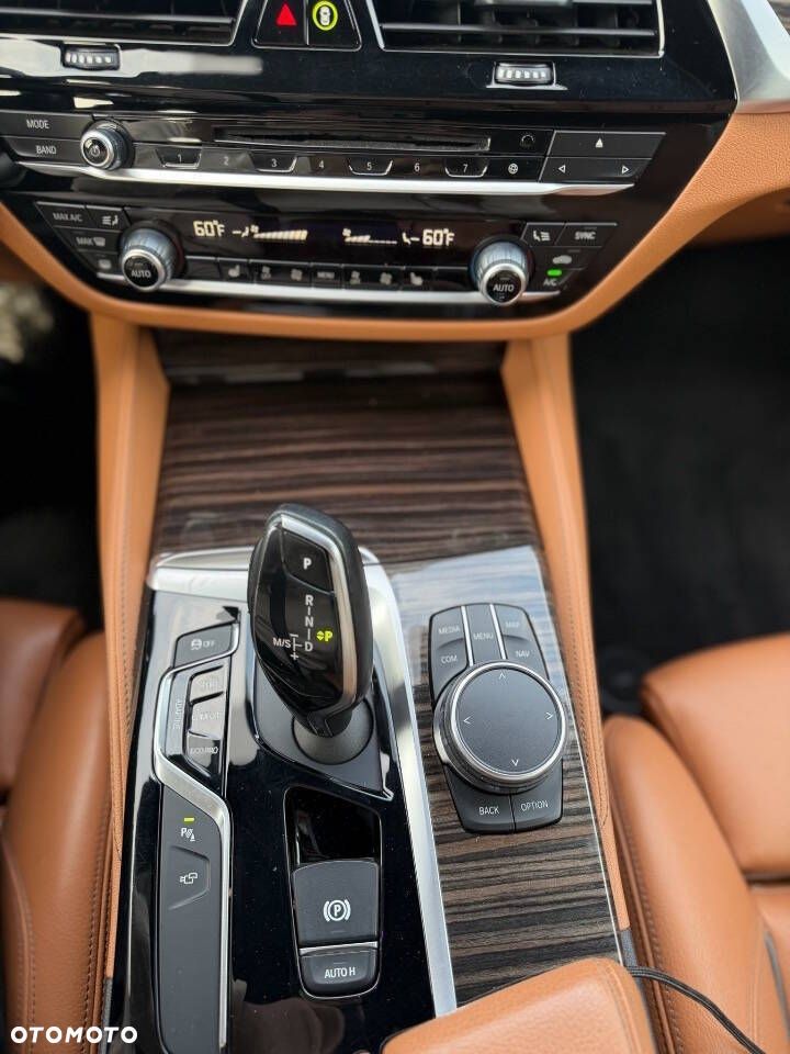 BMW Seria 5 530i xDrive Luxury Line - 18