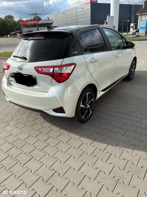 Toyota Yaris 1.5 Selection - 4