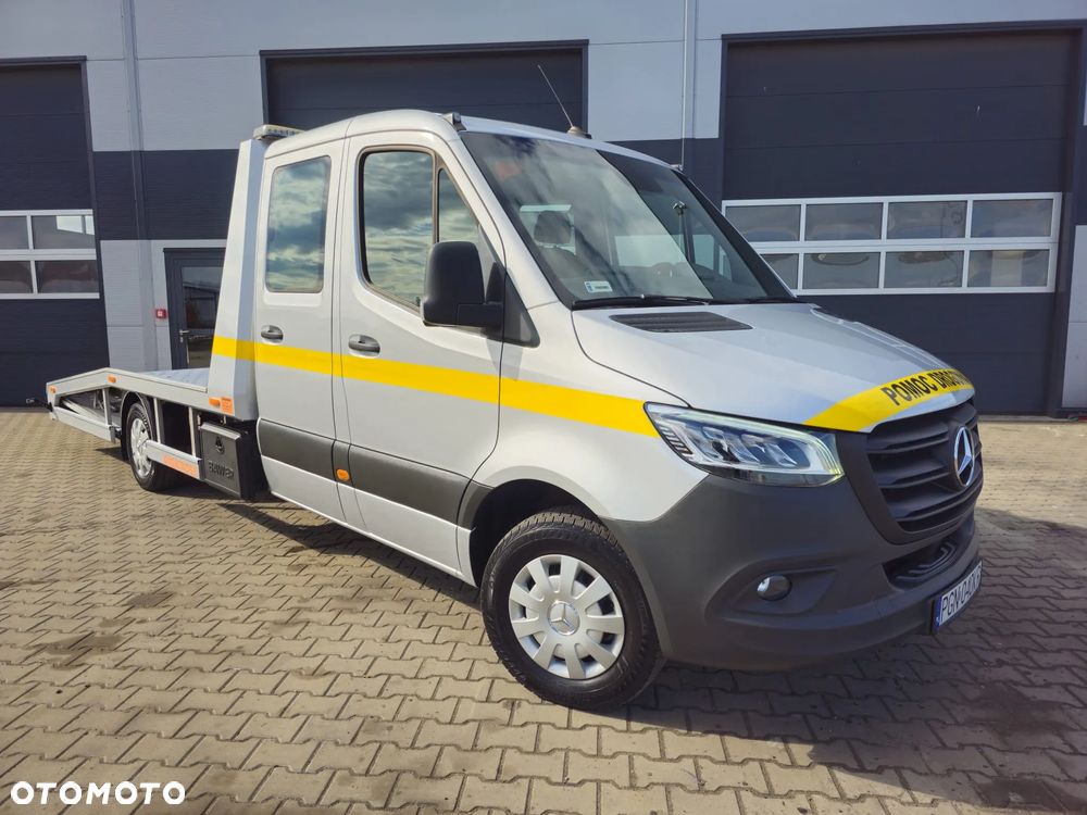 Mercedes-Benz Sprinter - 2