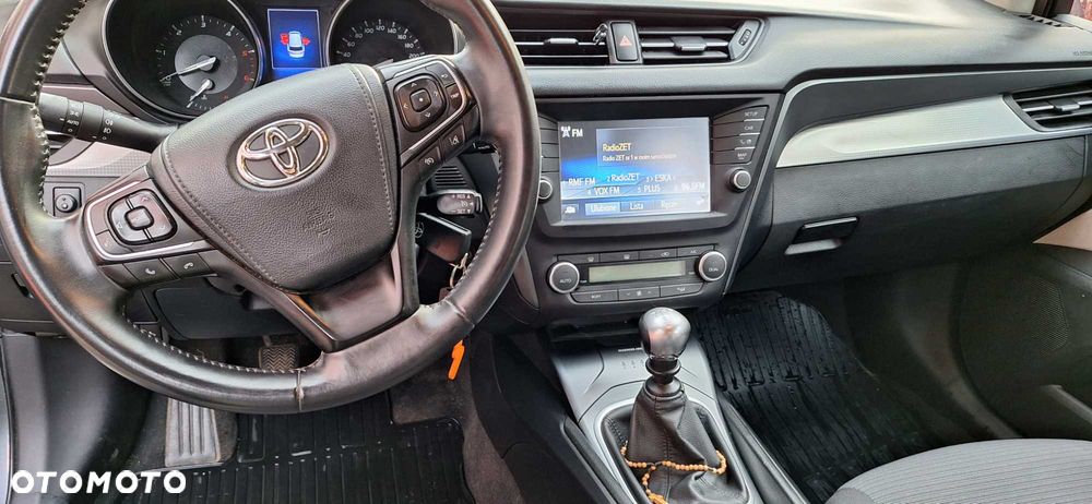 Toyota Avensis - 2