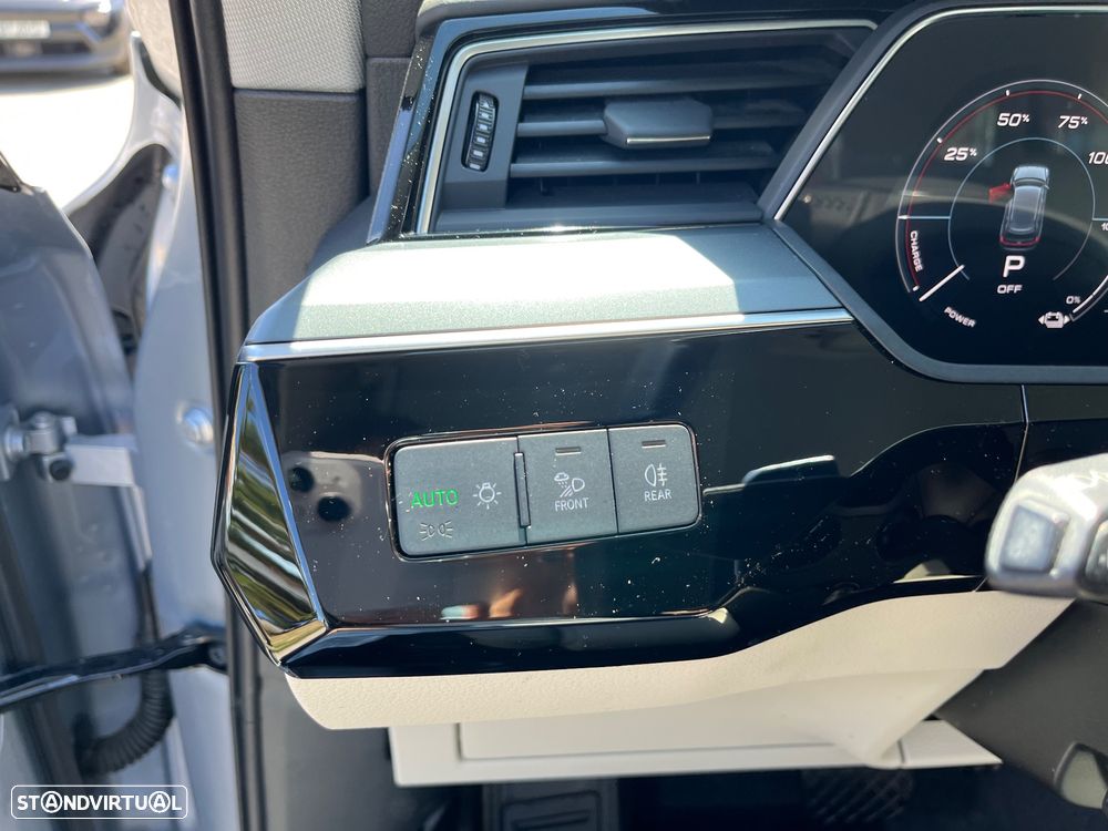 Audi e-tron Sportback 55 quattro Advanced - 32