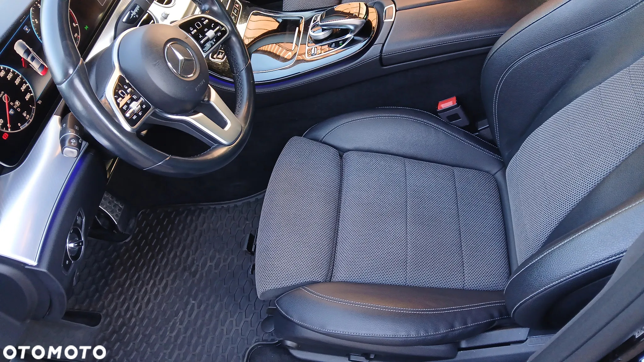 Mercedes-Benz Klasa E 200 d 9G-TRONIC - 6