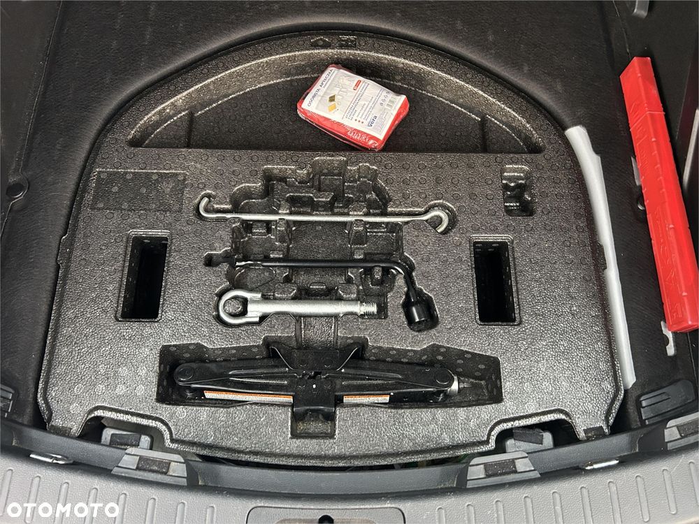 Toyota Corolla 1.8 Hybrid Active - 17