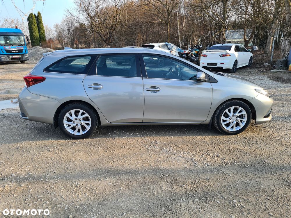 Toyota Auris - 9