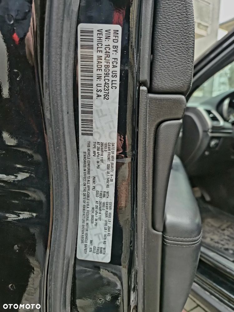 Jeep Grand Cherokee - 19