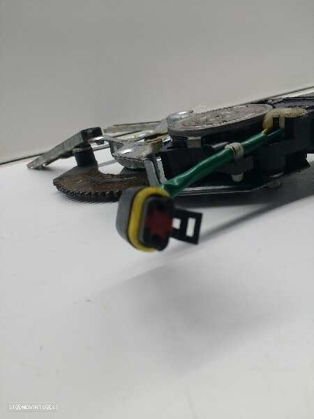 ELEVADOR DE VIDRO TRASEIRO ESQUERDO JEEP CHEROKEE 1999 - 4