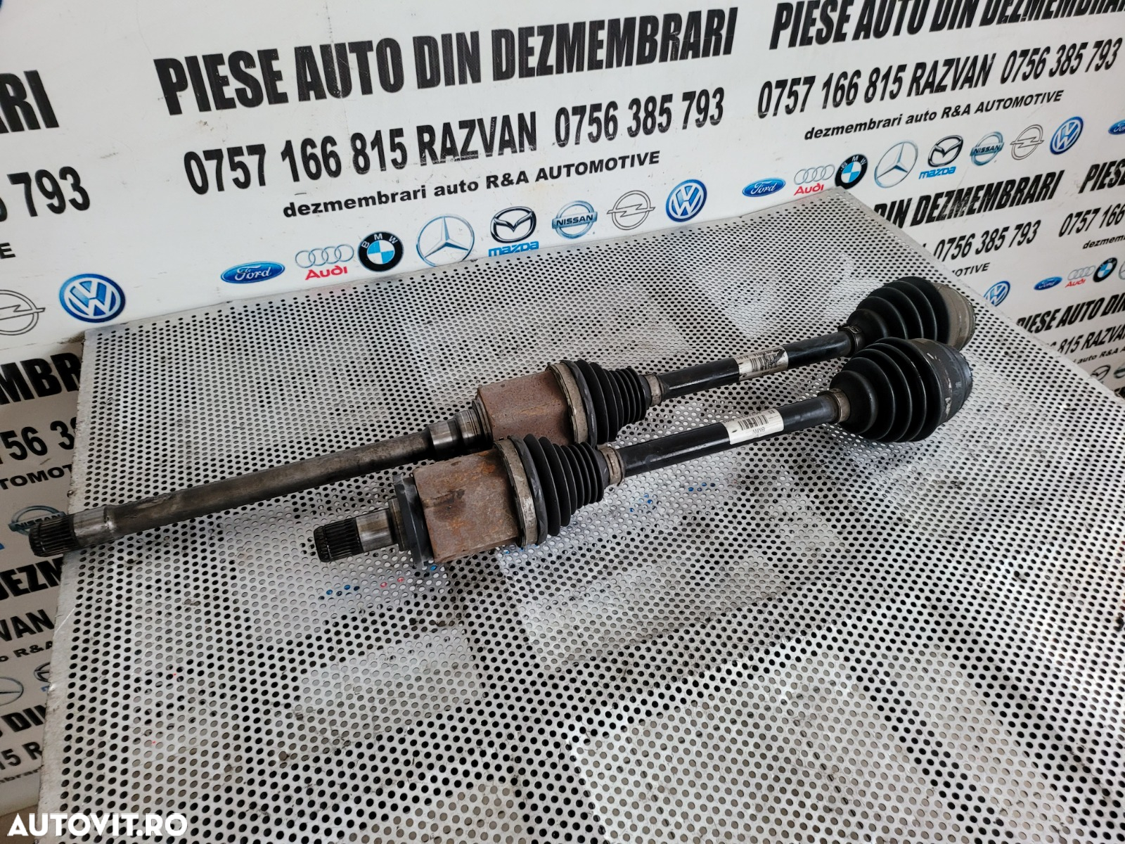 Planetare Planetara Stanga Dreapta Fata Bmw X4 F26 2.0 Diesel B47 Automat Masina Cu 22.000 Km Cod 8675014 8675013 Dezmembrez Bmw X4 F26 2.0 Diesel Motor B47 Xdrive 4x4 Volan Stanga Bi-Xenon - 2