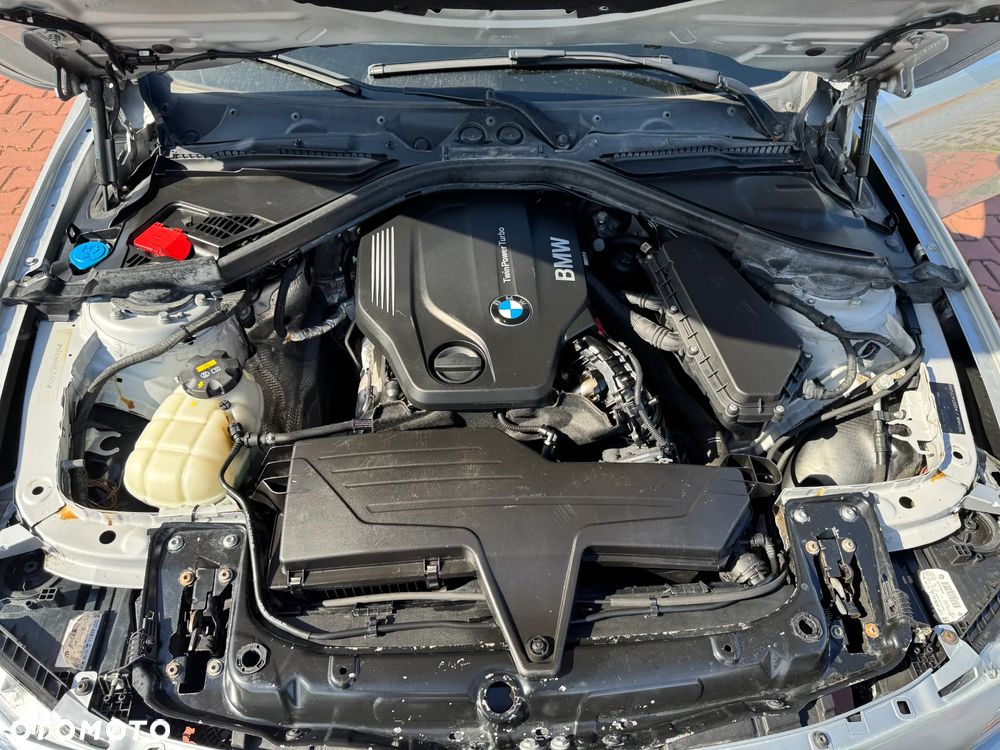 BMW Seria 3 320d Sport Line - 11