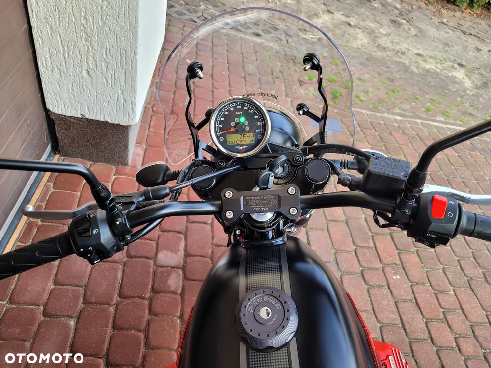Moto Guzzi V7 - 24
