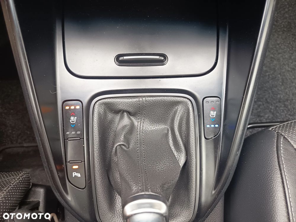 Kia Carens 1.7 CRDi 141 Dream Team Edition - 23