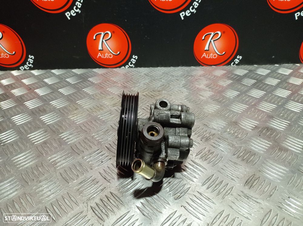 Bomba Direcção Assistida Toyota Avensis (_T25_) - 4