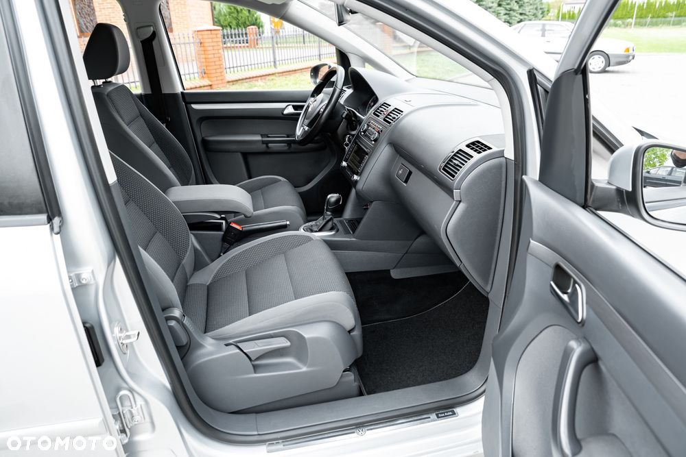 Volkswagen Touran 2.0 TDI DPF BlueMotion Technology DSG STYLE - 24