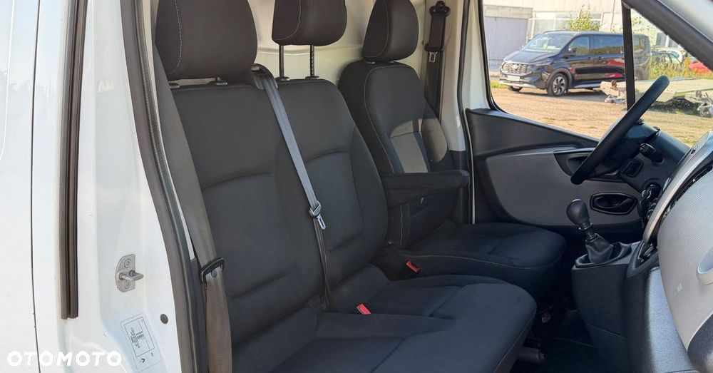 Renault Trafic - 25