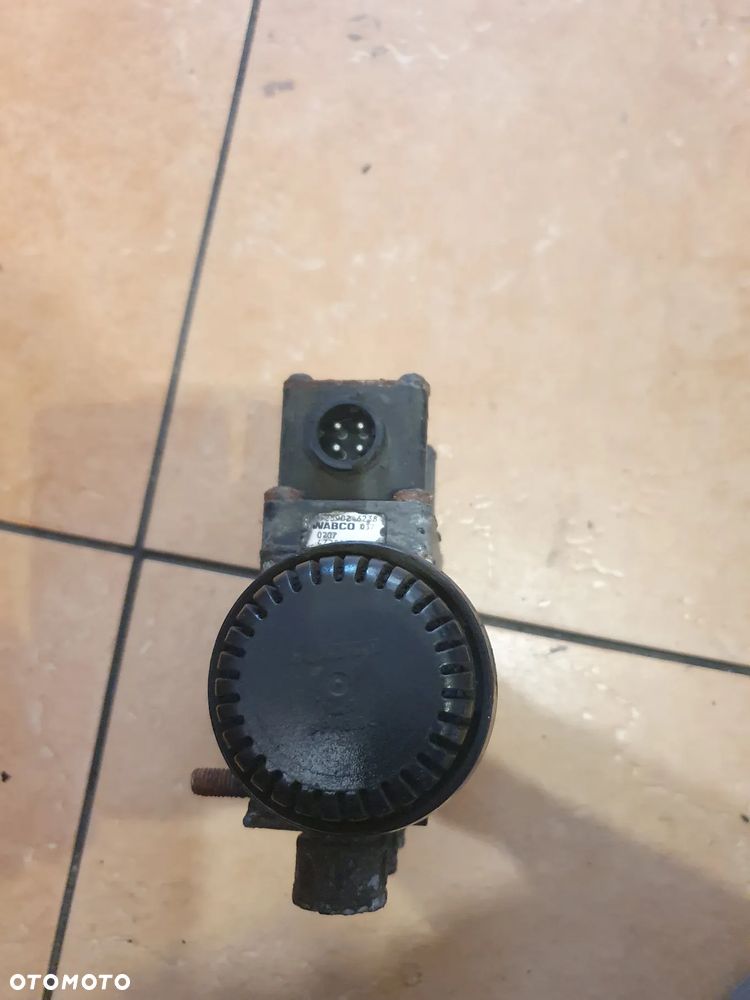 Zawór poduszek ECAS WABCO 4728800300 - 2