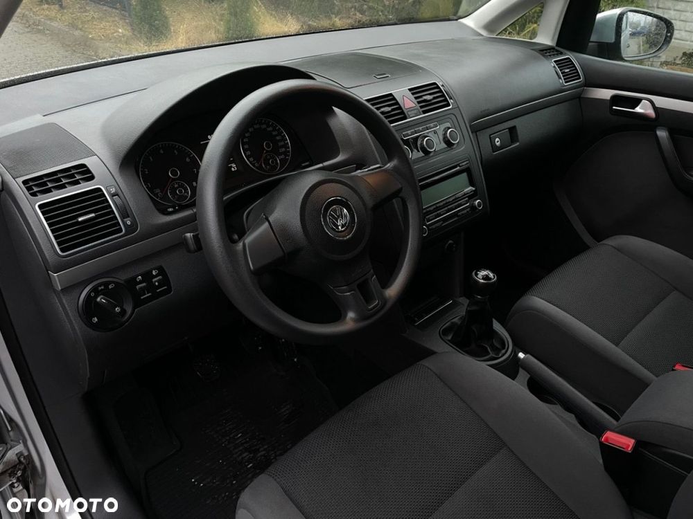 Volkswagen Touran - 14