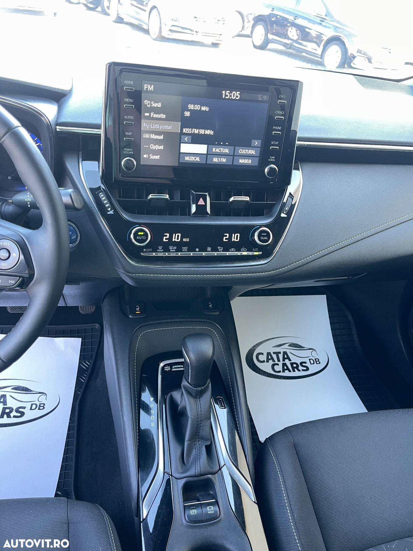 Toyota Corolla 1.8 Hybrid Comfort - 32