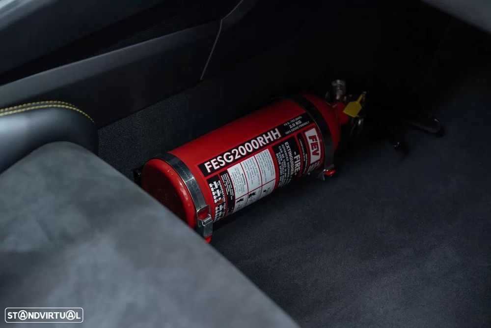 Porsche Cayman 3.8 GT4 - 47