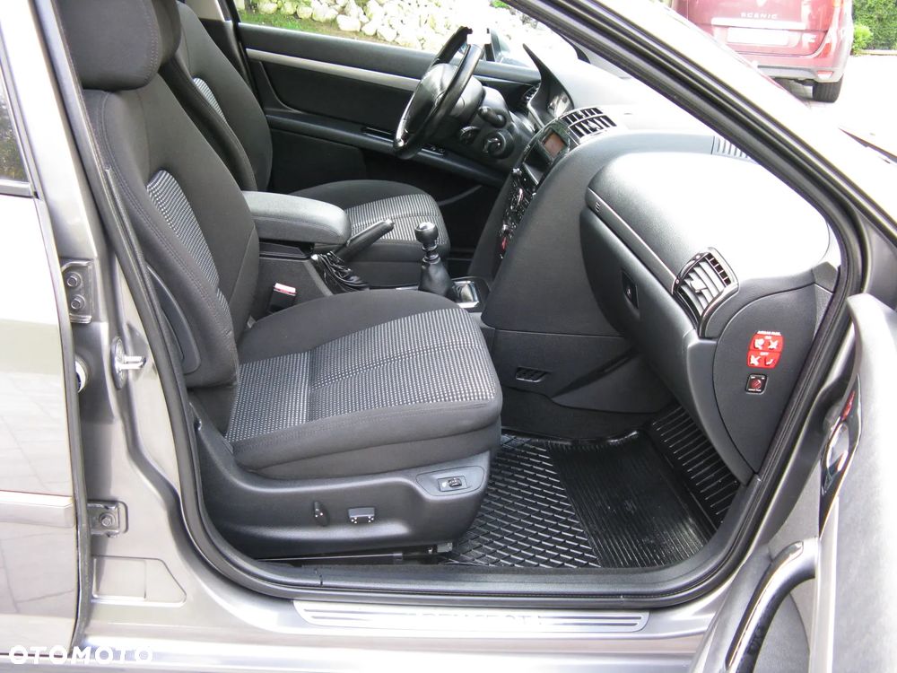 Peugeot 407 2.0 HDI Premium - 17