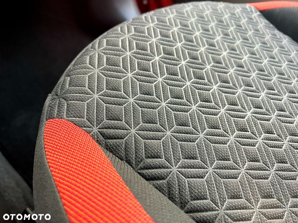 Toyota Aygo X - 15