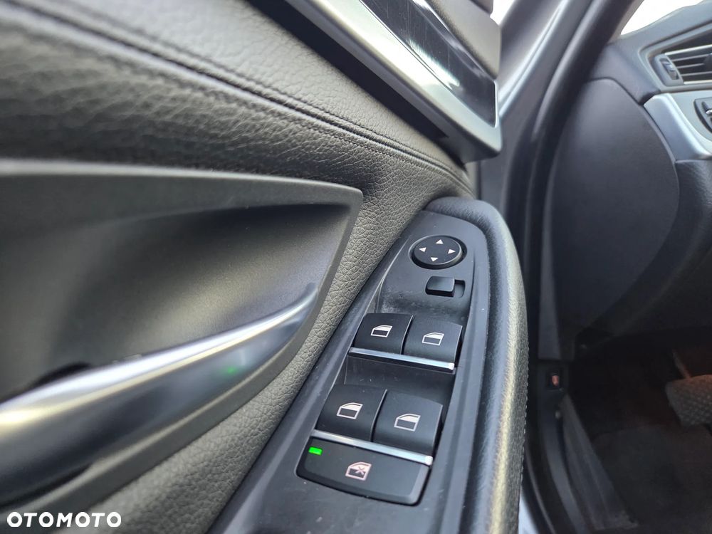 BMW Seria 5 520d xDrive Luxury Line - 15