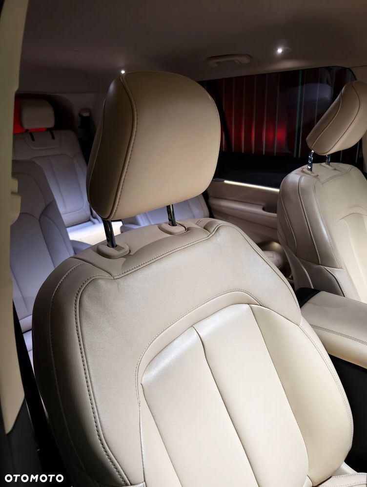 Jeep Grand Cherokee - 37