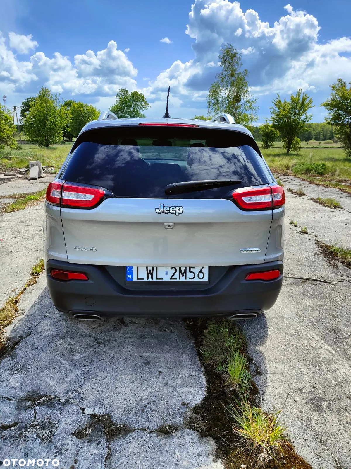 Jeep Cherokee - 3
