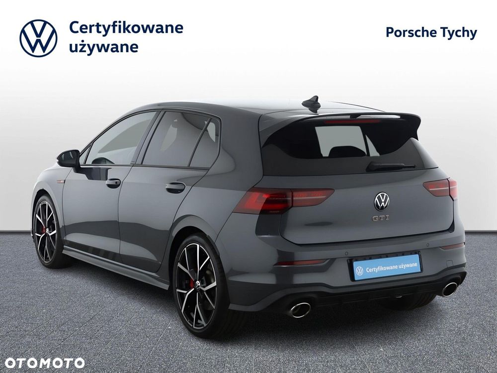 Volkswagen Golf - 24