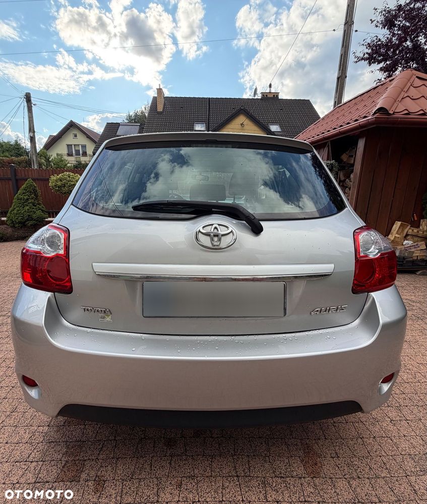 Toyota Auris 1.6 Terra - 11