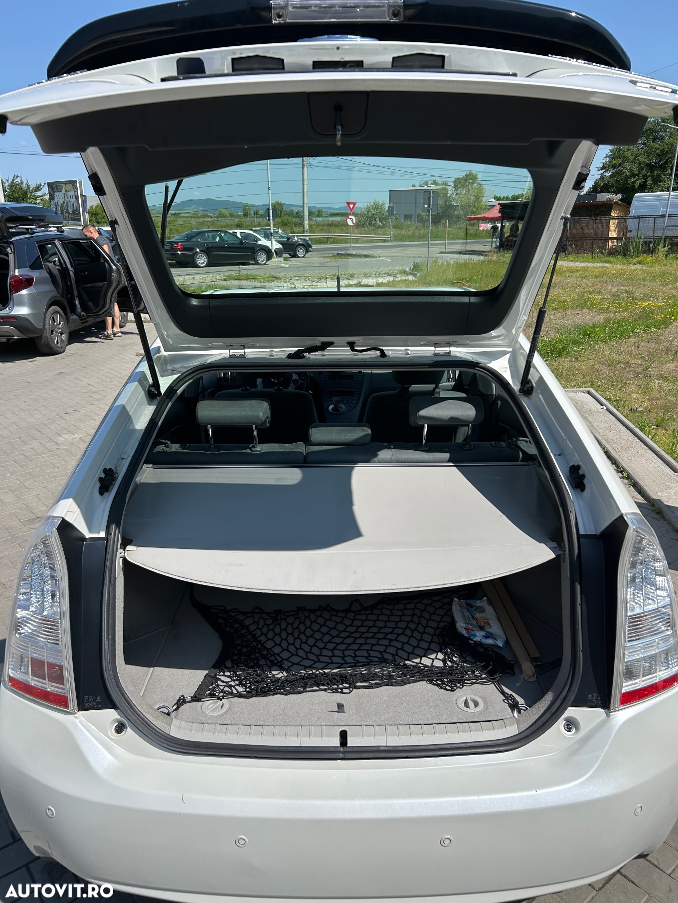 Toyota Prius (Hybrid) Sol - 15