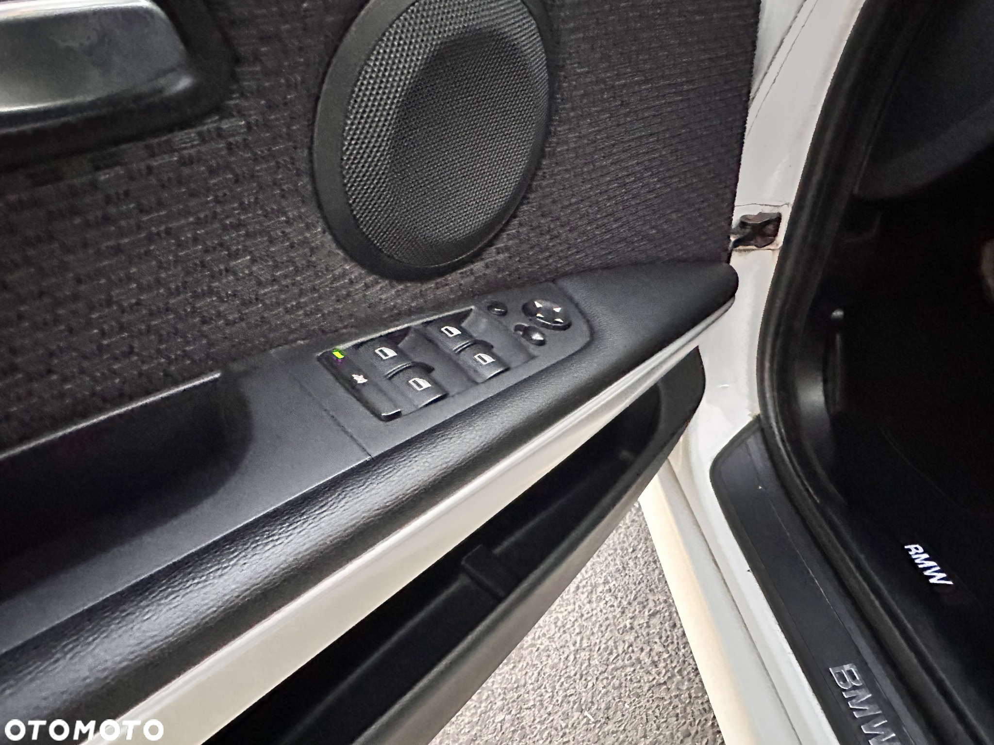 BMW Seria 3 320i Touring - 16