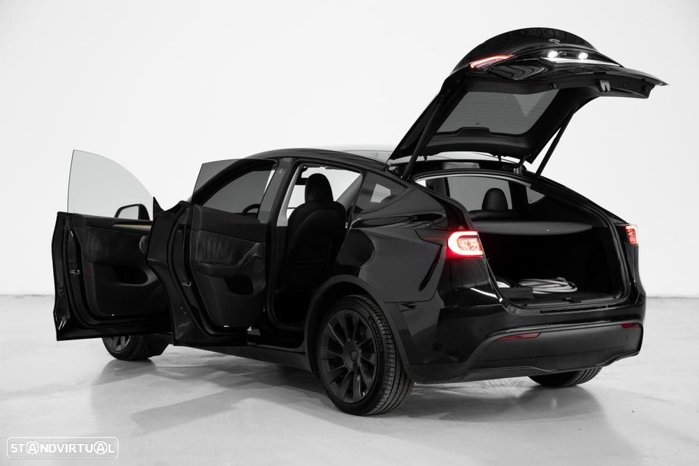 Tesla Model Y 2023 photo 5