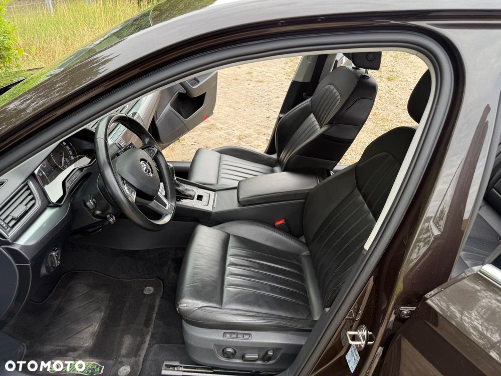 Skoda Superb 2.0 TDI DSG Ambition - 13