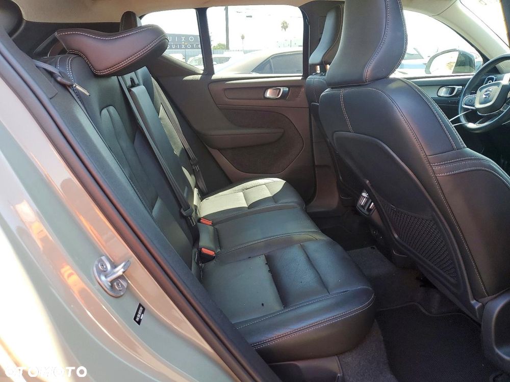 Volvo XC 40 B5 AWD Ultimate Bright - 12