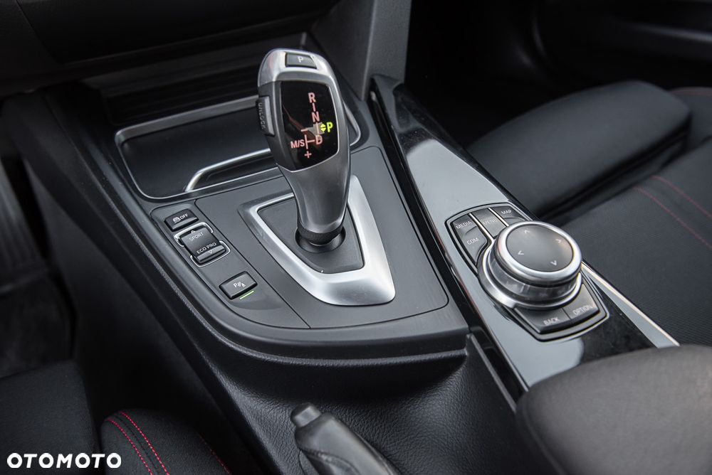 BMW Seria 3 320d xDrive Sport Line Shadow - 25