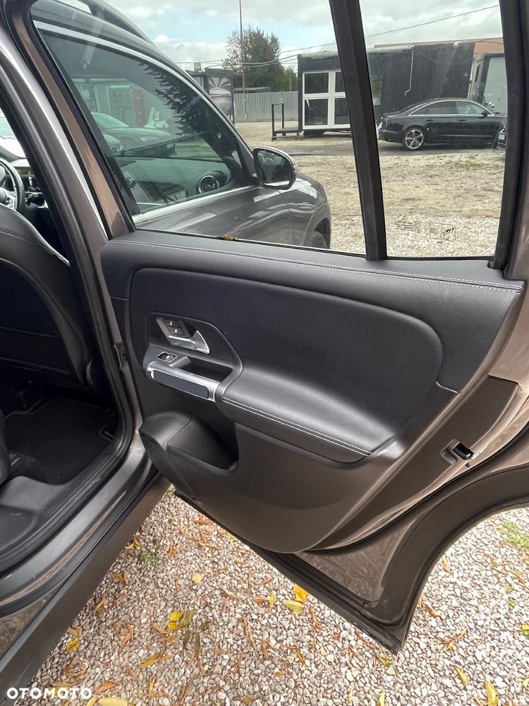 Mercedes-Benz GLB - 22