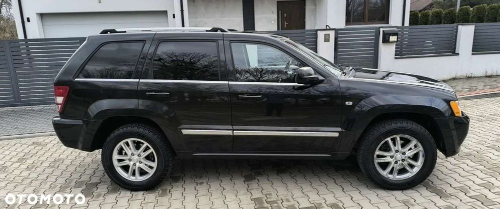 Jeep Grand Cherokee - 34
