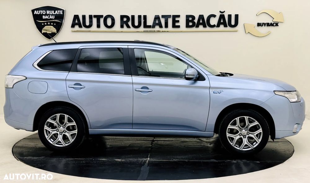 Mitsubishi Outlander 2.0 4WD Plug-In Hybrid - 4