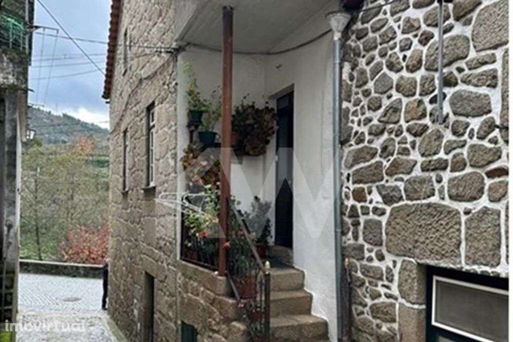 Casa 3 Andares | Rua Viriato Trágico | Avô - Grande imagem: 2/13